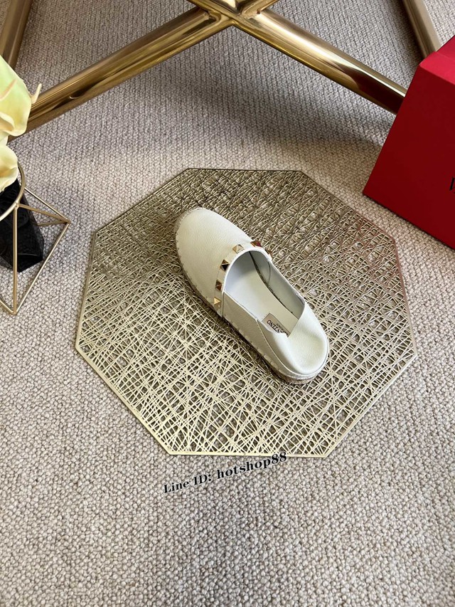 Valentino Garavani華倫天奴荔枝紋漁夫鞋金屬鉚釘麻繩漁夫鞋草編鞋 dx2395